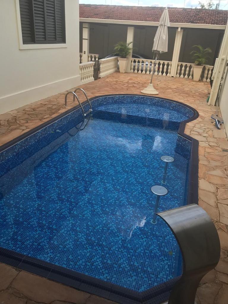 CASA EM EXELENTE LOCALIZAÇÃO