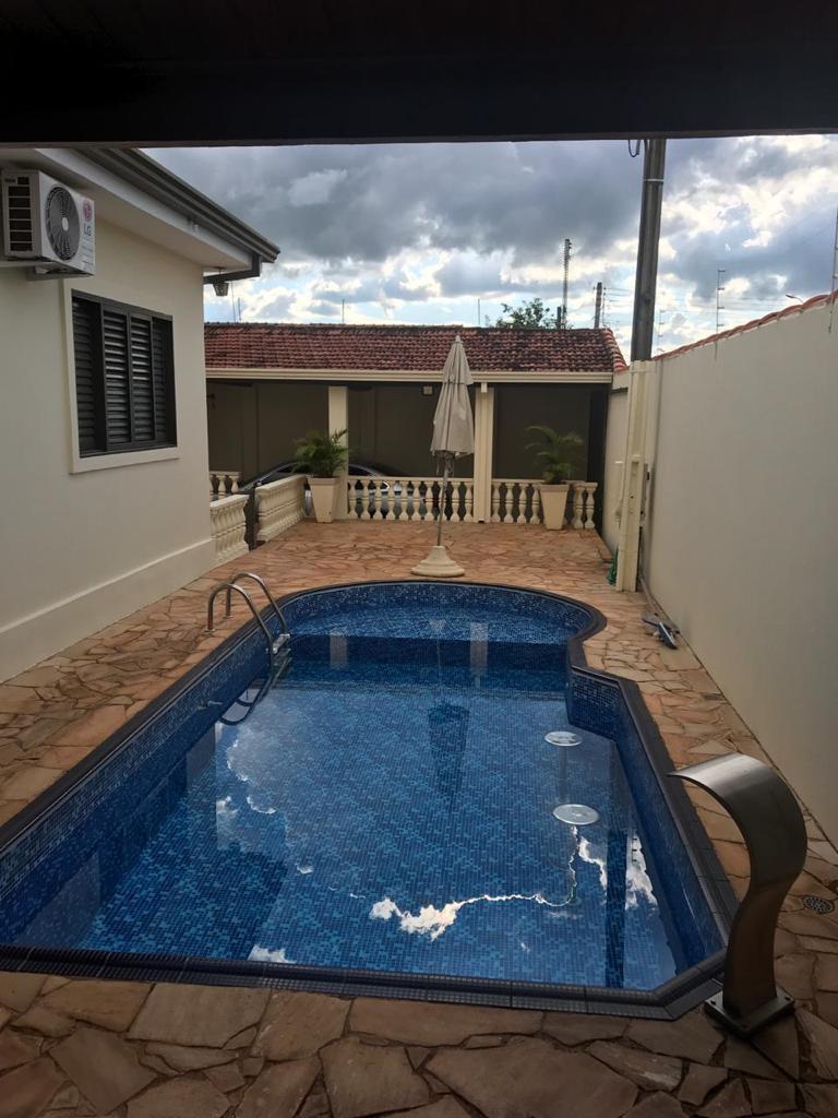 CASA EM EXELENTE LOCALIZAÇÃO