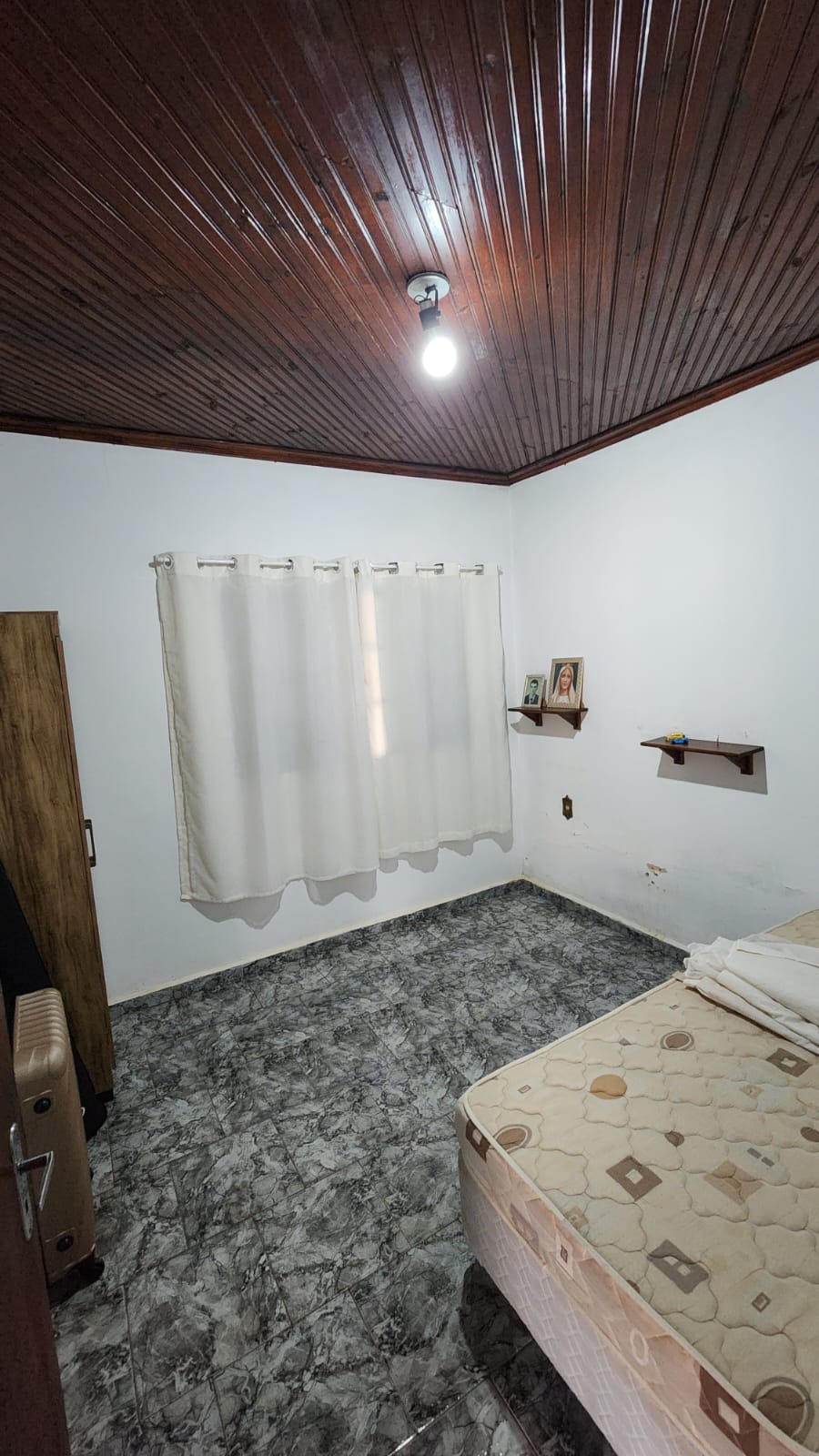 VENDO CASA COM SUÍTE