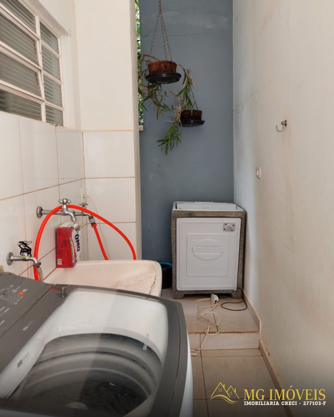 VENDO CASA COM PISCINA