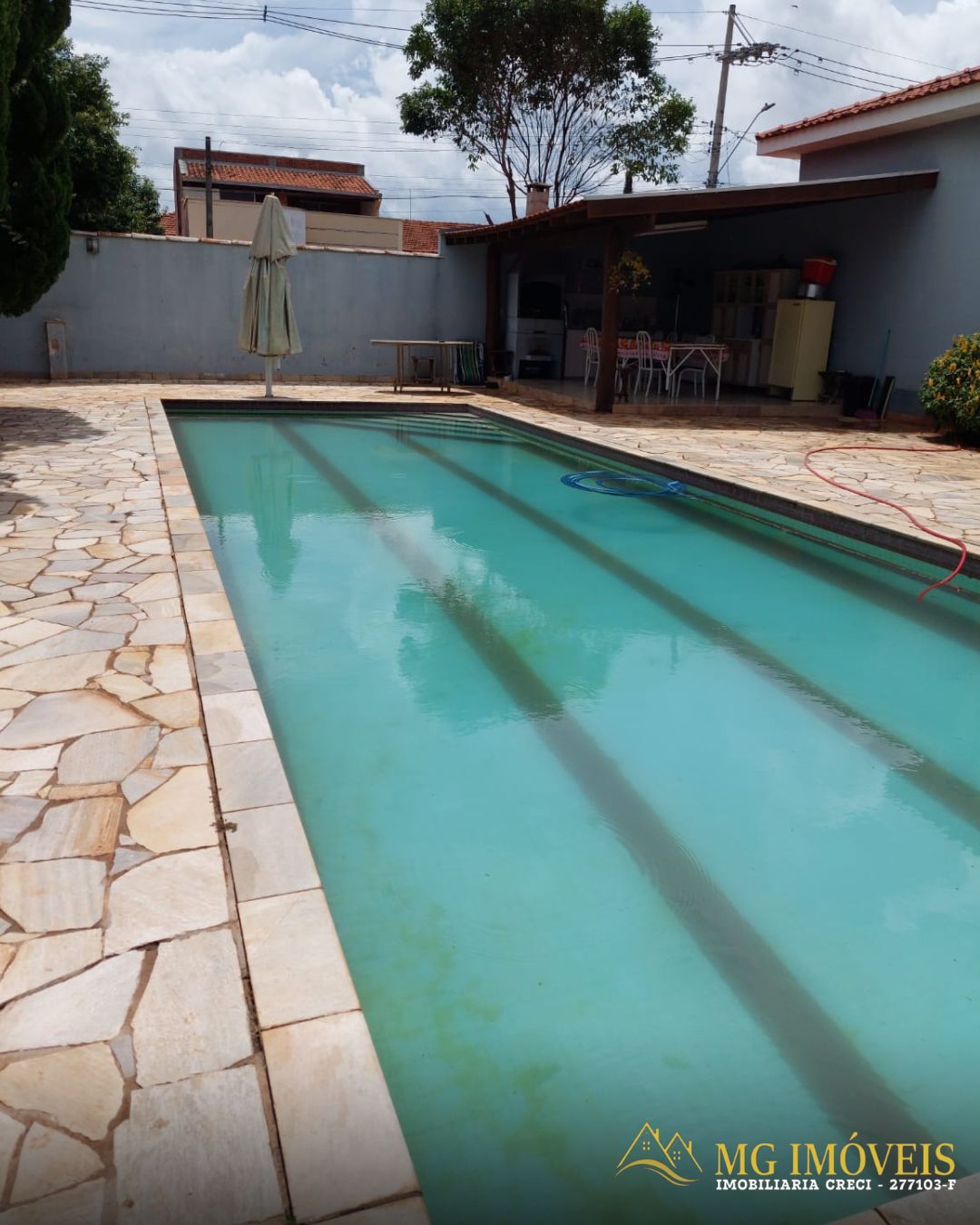 CASA C/ ÁREA GOURMET E PISCINA